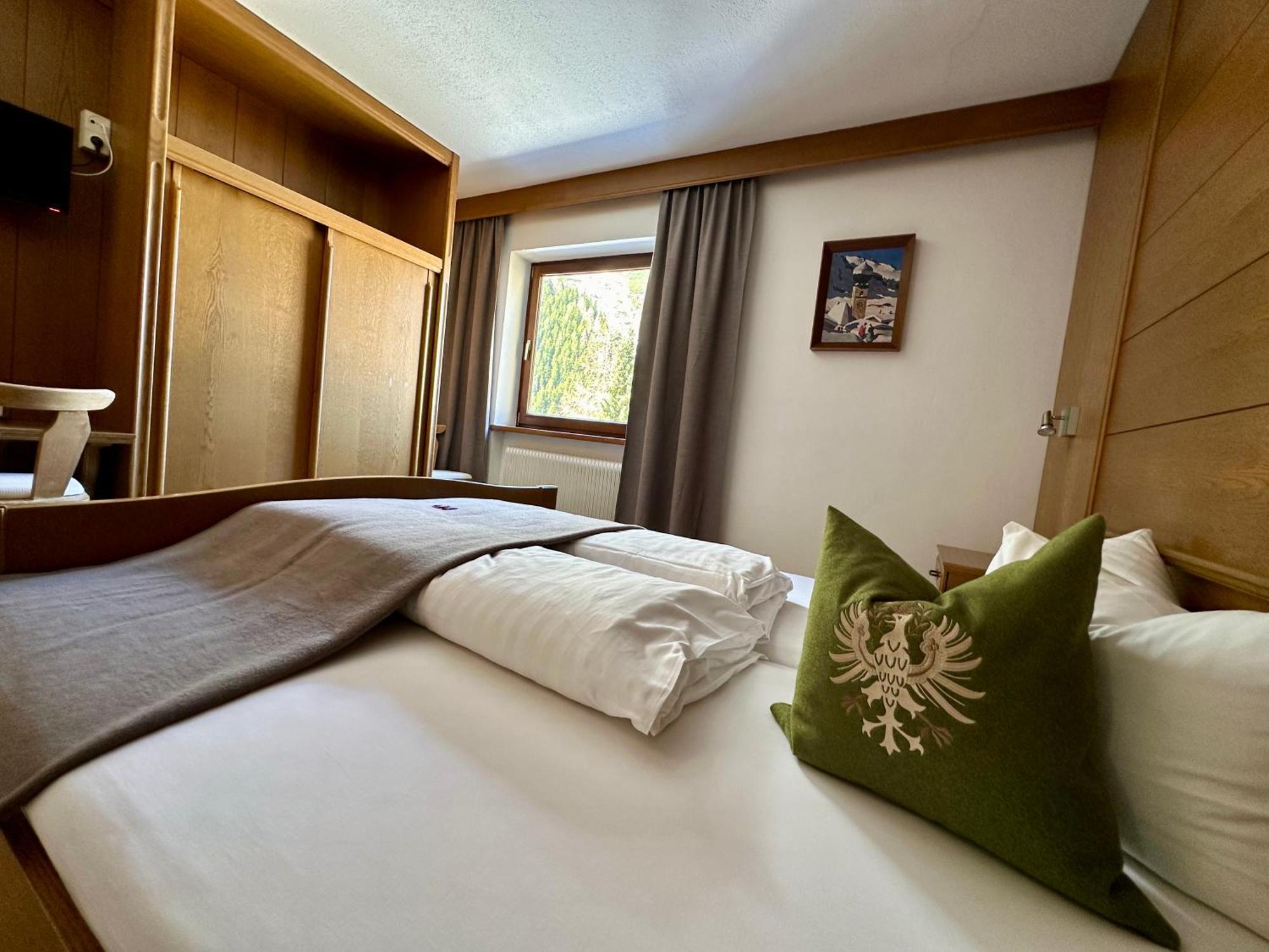 Hotel Zirbenhof Sankt Leonhard im Pitztal Rom bilde
