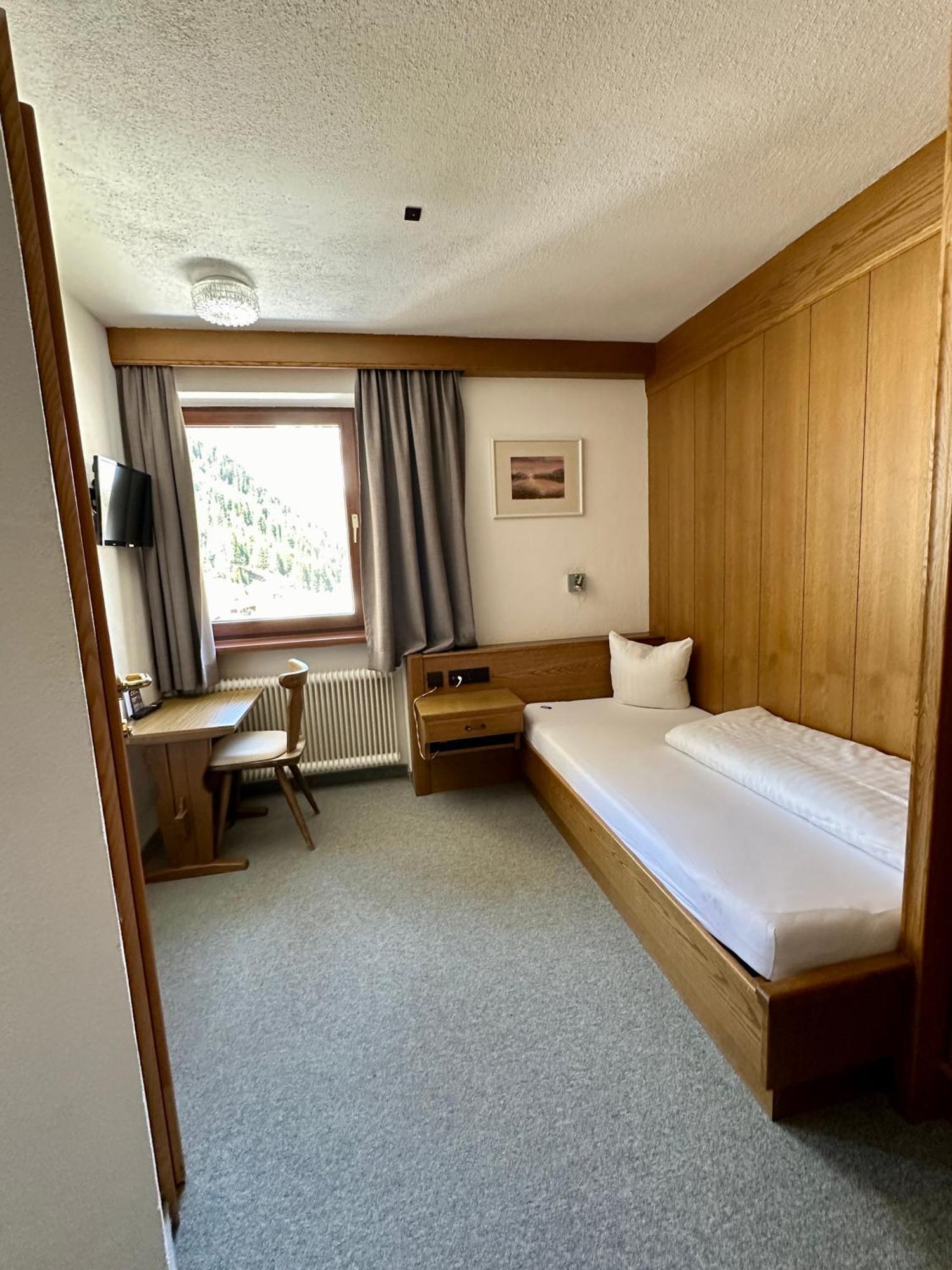 Hotel Zirbenhof Sankt Leonhard im Pitztal Rom bilde